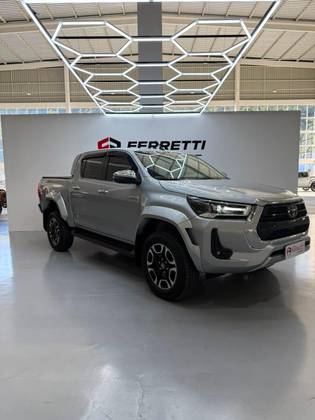 TOYOTA HILUX 2.8 D-4D TURBO DIESEL CD SRX PLUS 4X4 AUTOMÁTICO